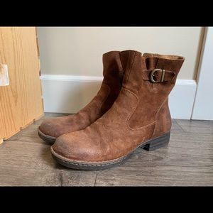Born boots